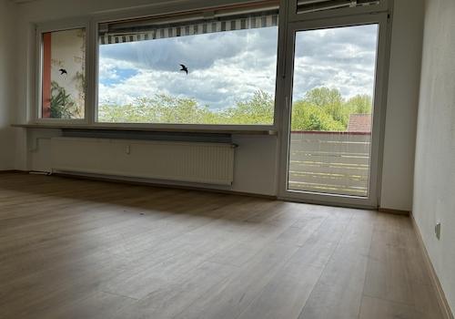 gräumiges Wohnzimmer