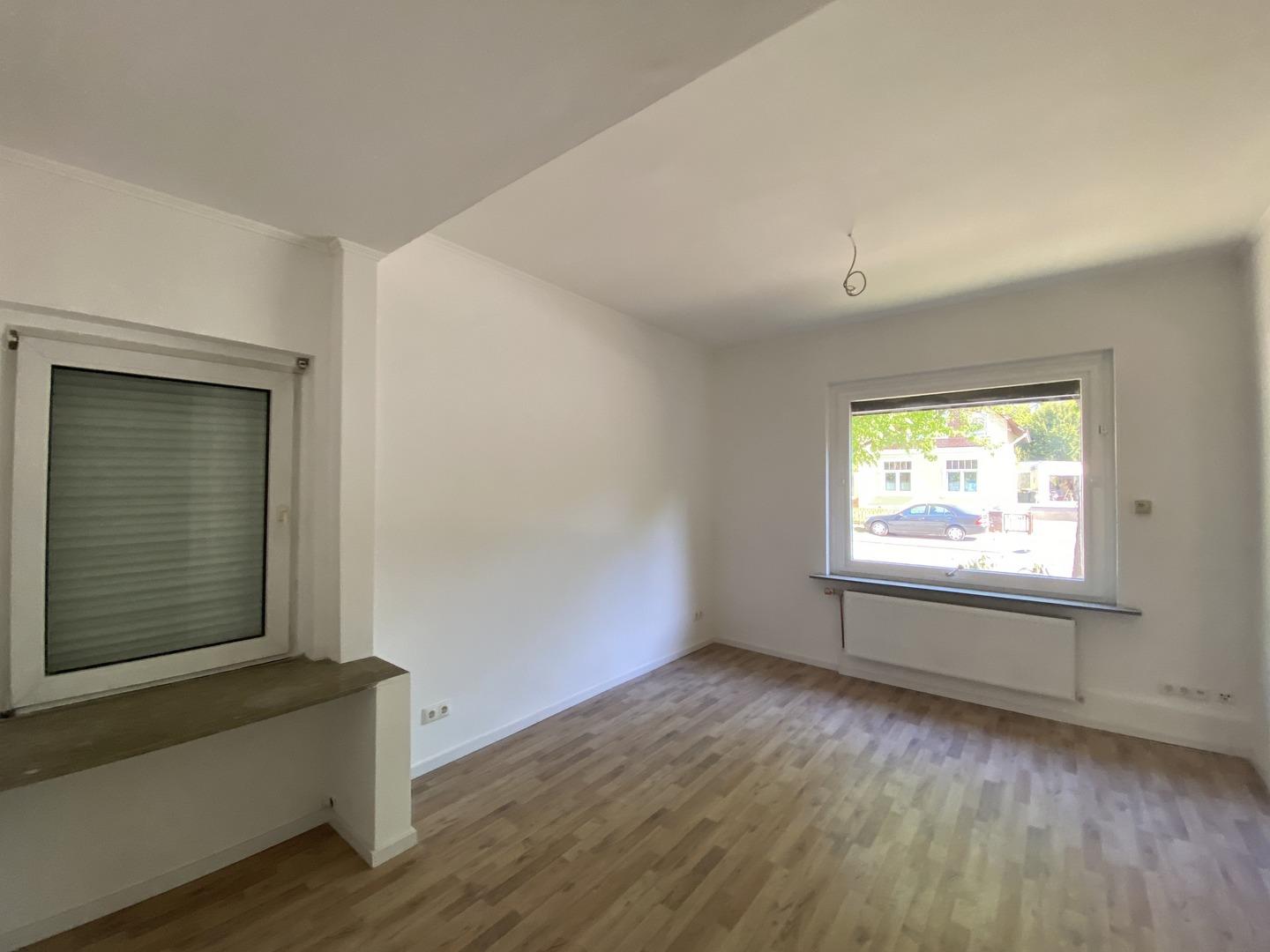 EG - Wohnraum links