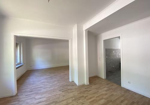 EG - Blick zum Wohnbereich rechts
