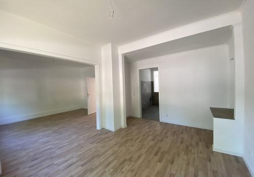 EG - Blick vom Wohnraum zur Küche