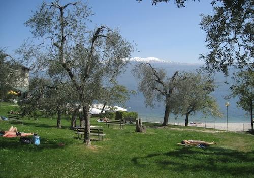 Badestrand in Gargnano