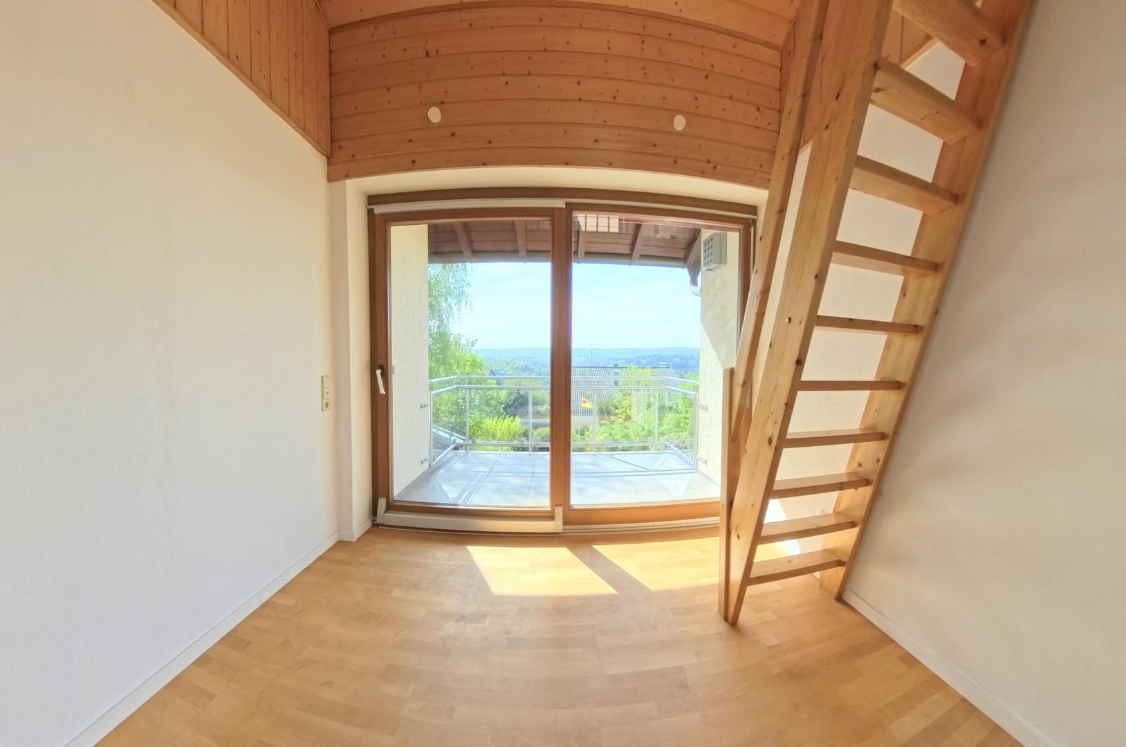 Kinderzimmer mit Balkon, Empor