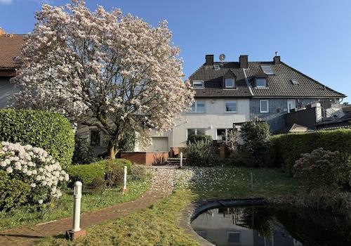 Hausansicht Garten