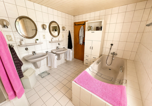 Badezimmer 1. OG
