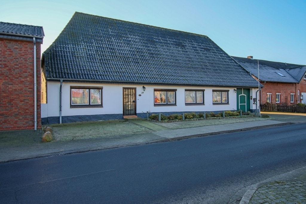 Straßenansicht