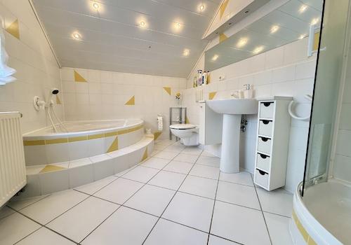 Badezimmer DG