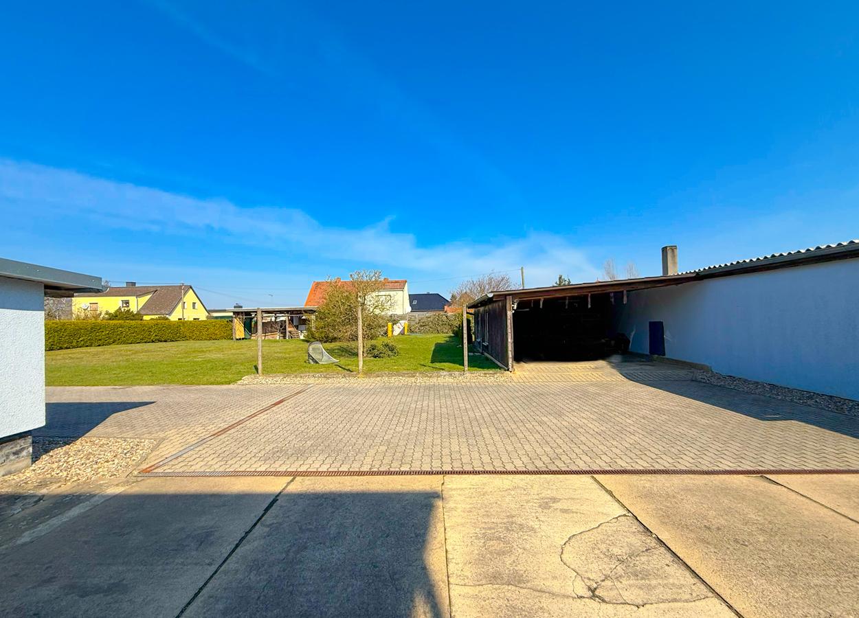 ...und ins Carport