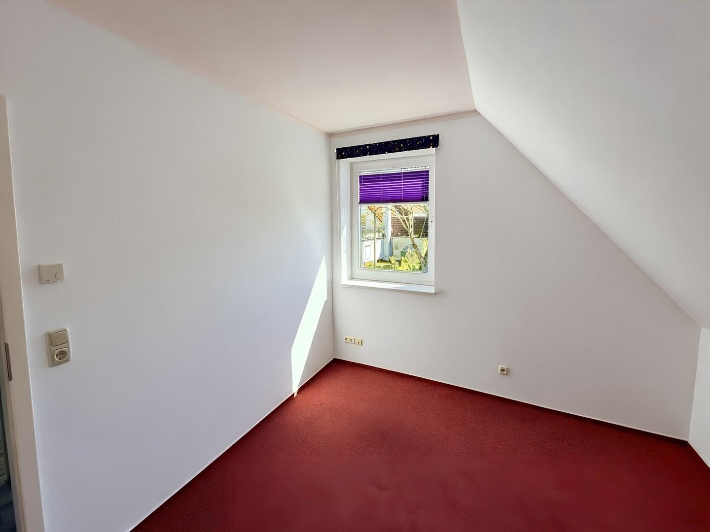 Kinderzimmer 2 weiß gestrichen