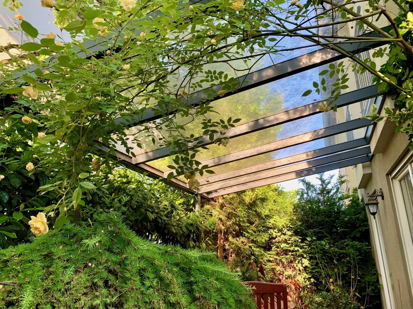 Glasüberdachte Terrasse