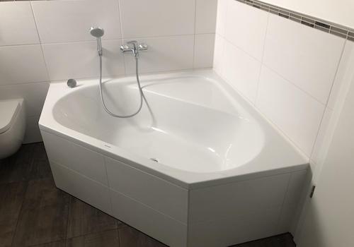 OG Masterbad Eckbadewanne