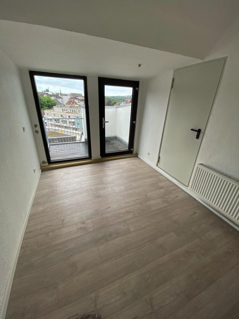 Zimmer mit Balkon