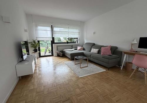 Wohnzimmer mit Terrassentür