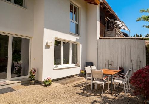 Großzügige Südterrasse