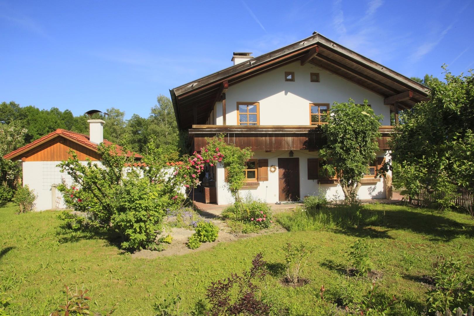 Haus Strassen-/Ostseite