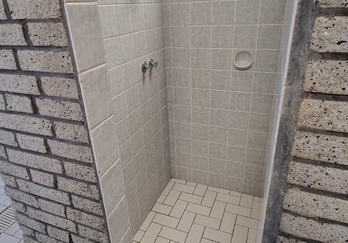 Dusche - Schwimmbad