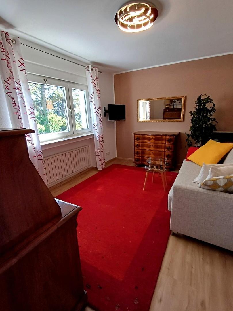 Arbeits-/oder Schlafzimmer