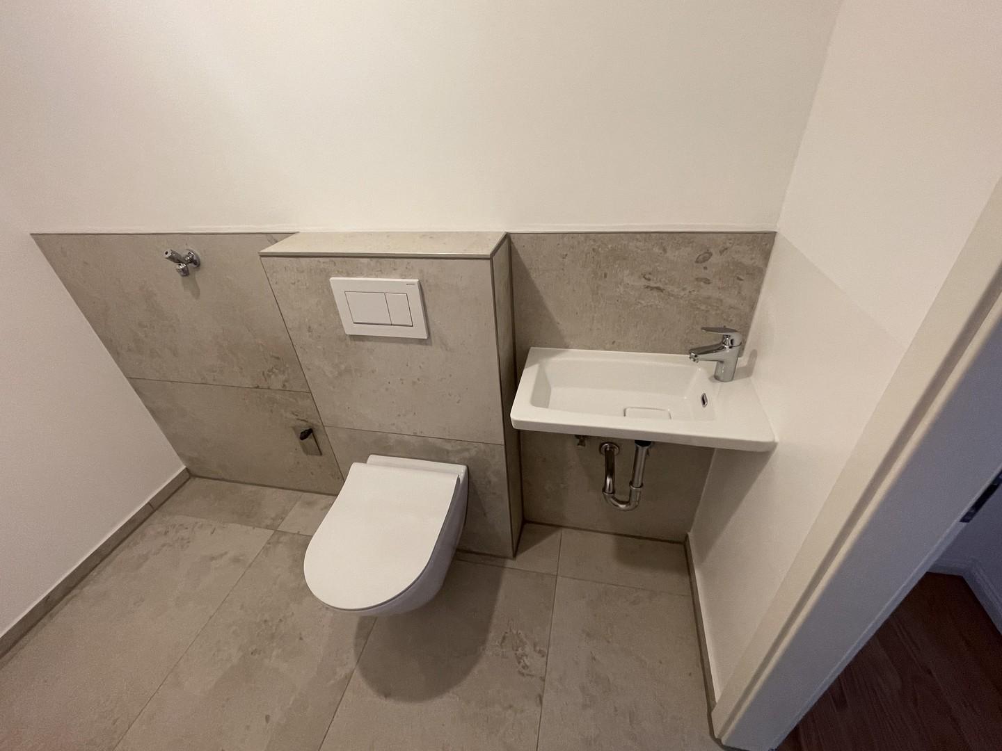 Gäste WC mit WM_Anschluß