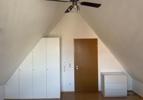 Schlafzimmer DG