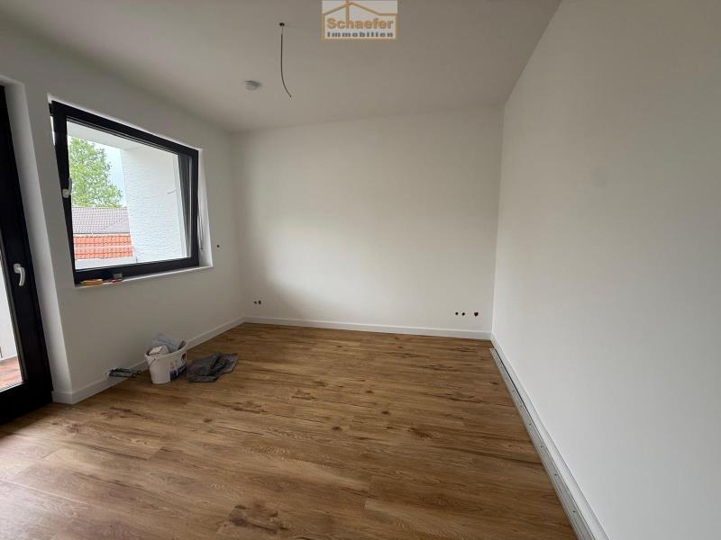 Zimmer mit Balkonzugang