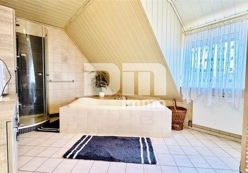 DG Badezimmer / Whirlpool / Dusche