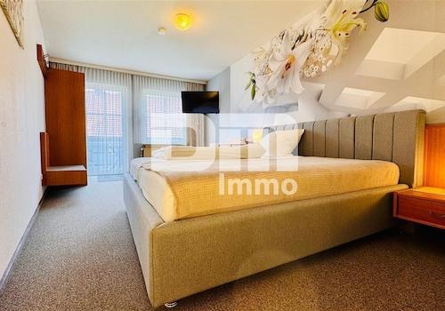 OG Gebäude 2 Doppelzimmer / Duschbad / Balkon