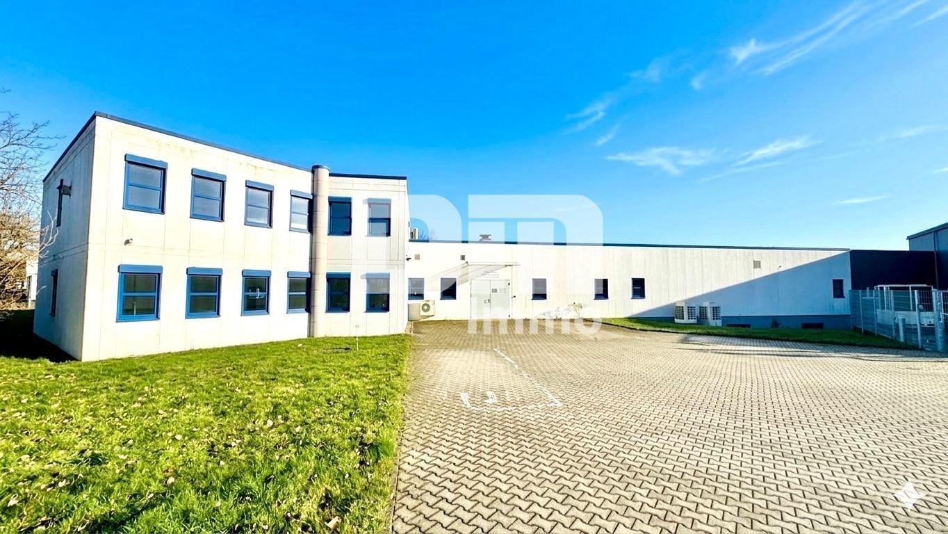 Frontansicht / Zufahrt Haupthalle