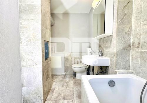 EG Badezimmer / Wanne