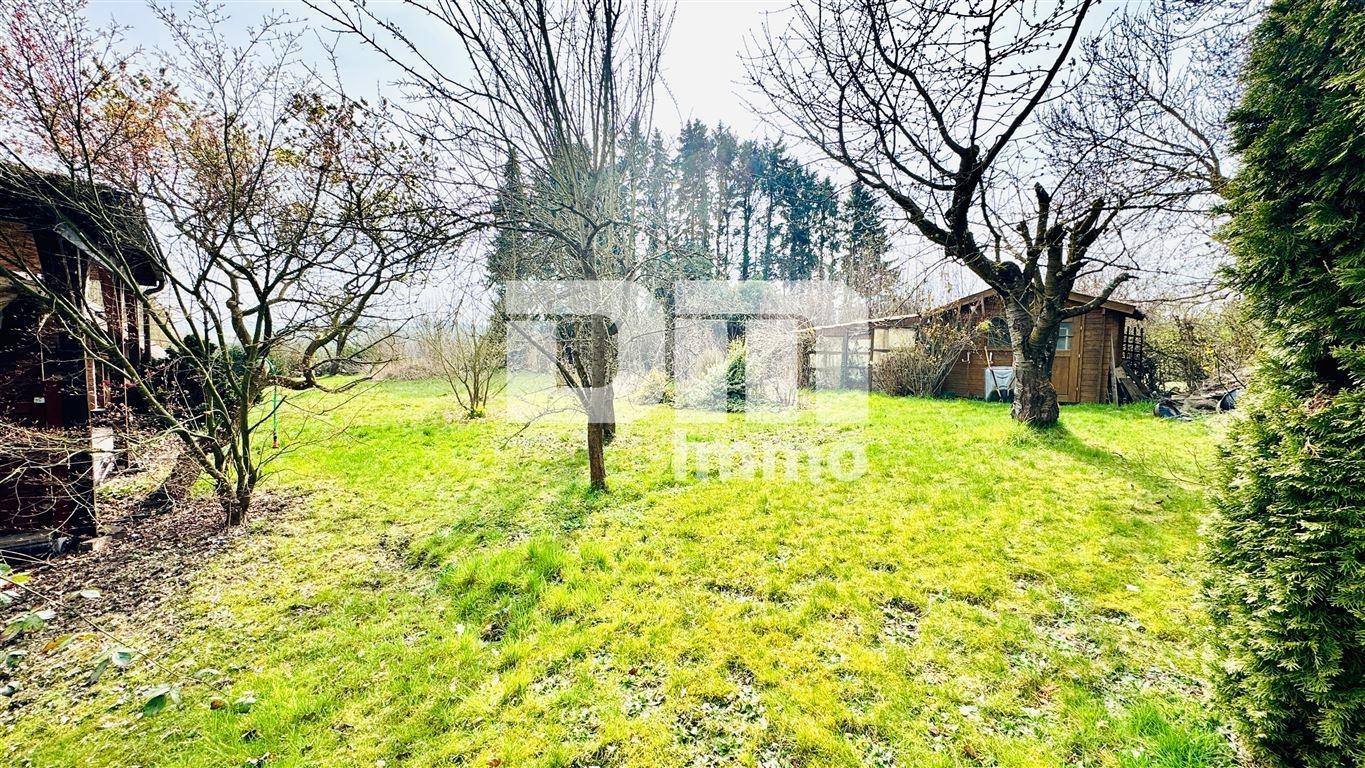 Großer Gartenbereich / 2x Gartenhaus