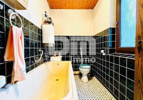 Vorderhaus EG Badezimmer / Badewanne