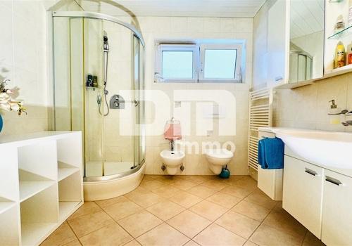 Badezimmer / Dusche / Bidet / Handtuschwärmer