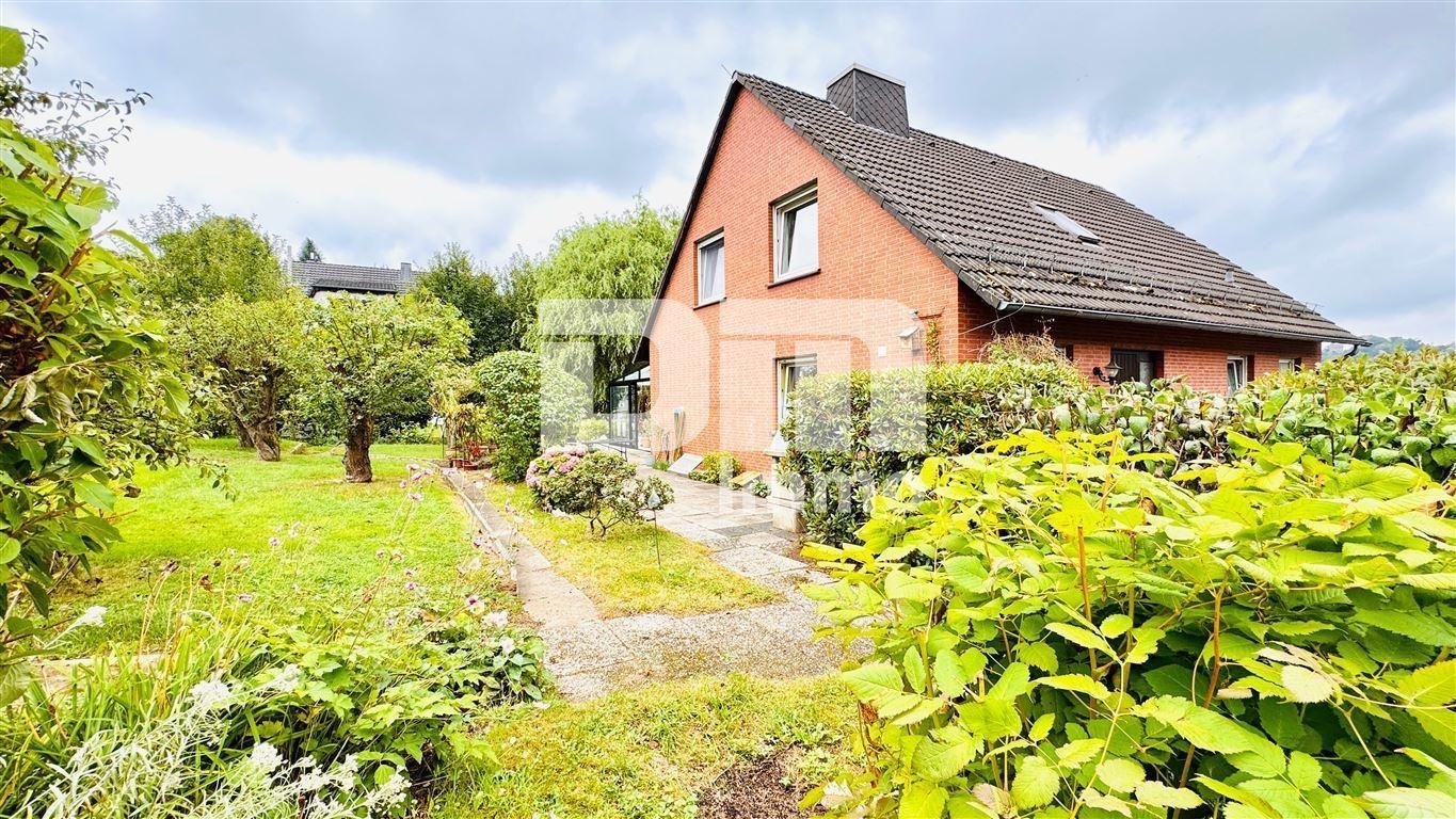 Großer Gartenbereich / Terrasse