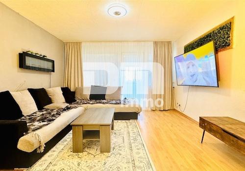 Wohn / Esszimmer / Zugang Balkon