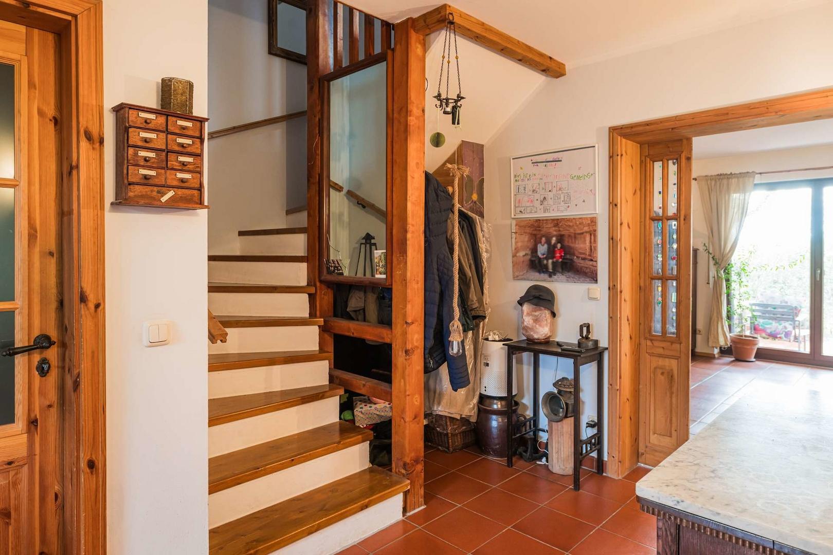 Flur und Treppe