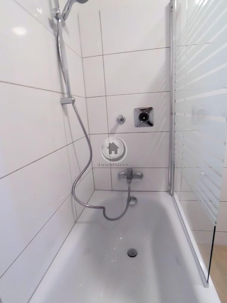 Wanne mit Duschabtrennung