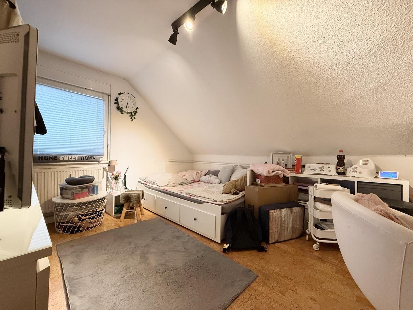 Schlafzimmer 1