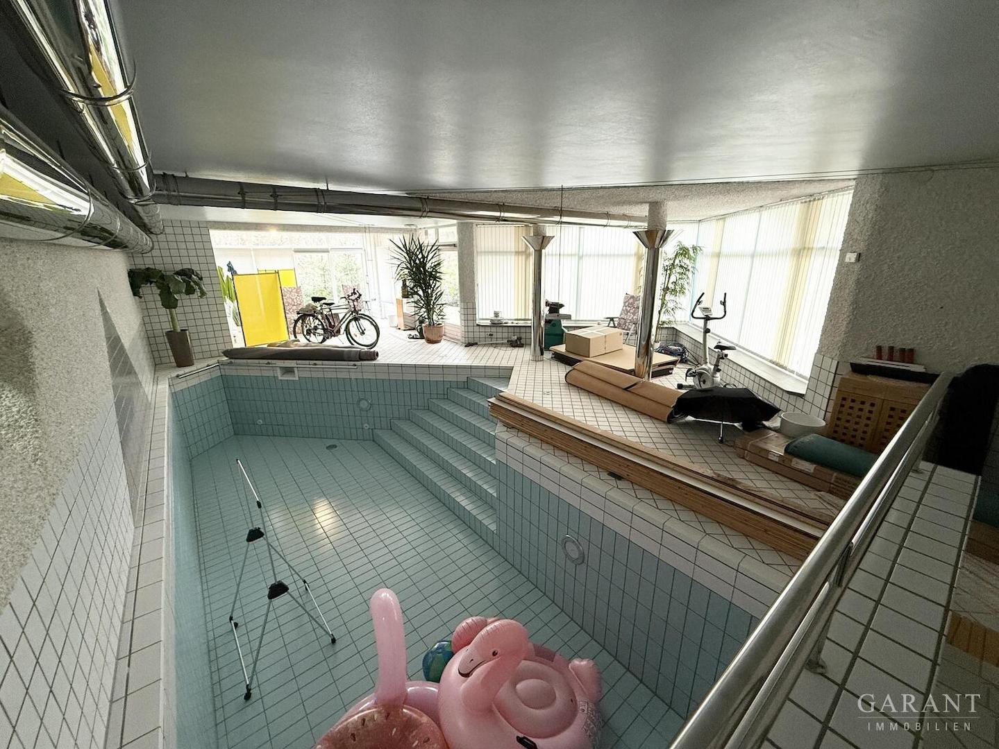 Schwimmbad