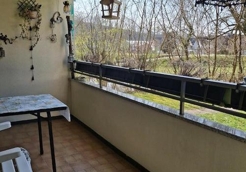 überdachter Balkon