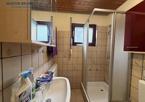 Badezimmer mit Dusche