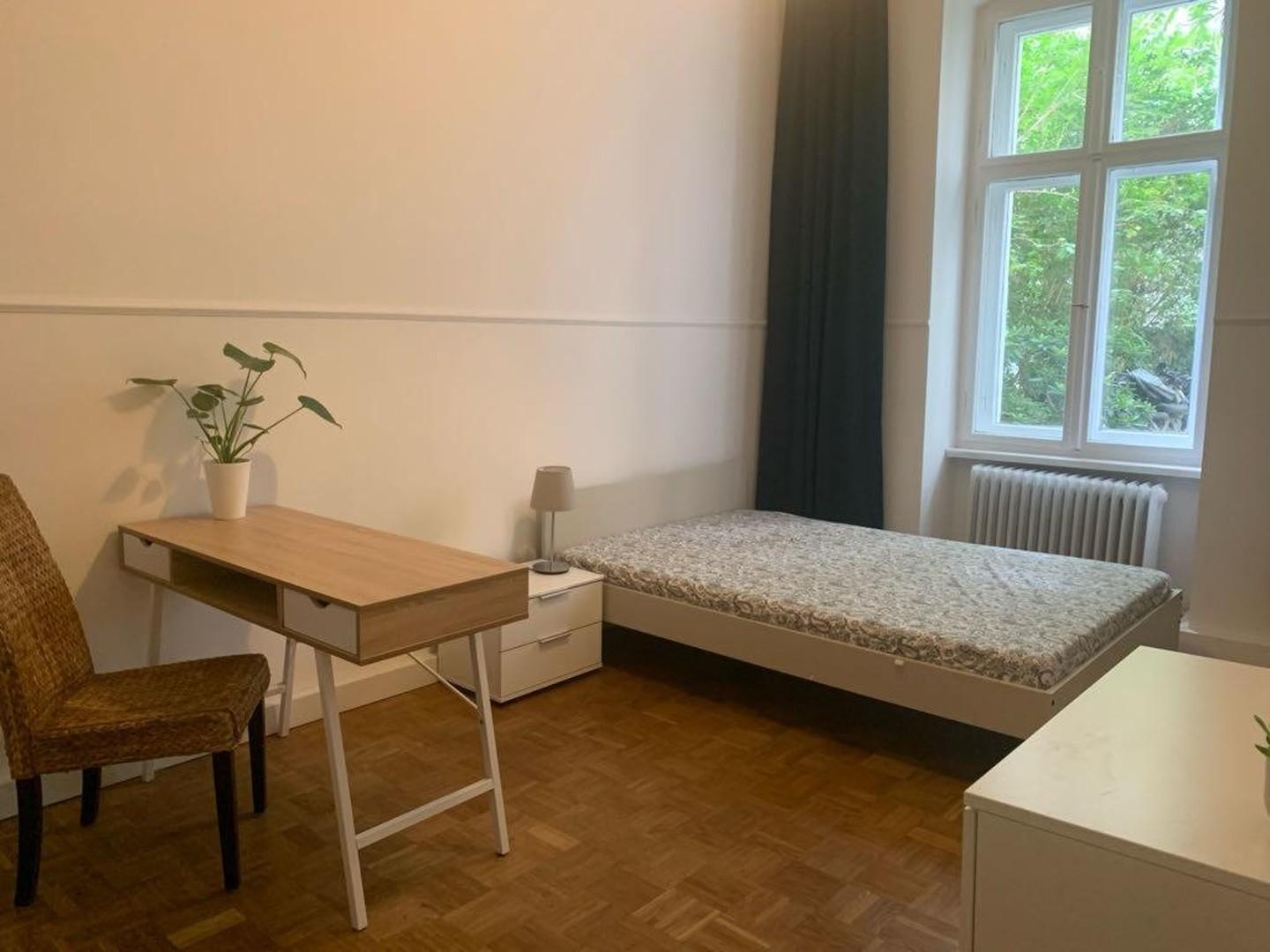 Zimmer zum Hof
