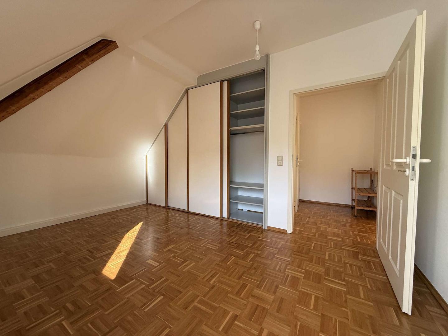 Schlafzimmer 2, mit Einbauschrank