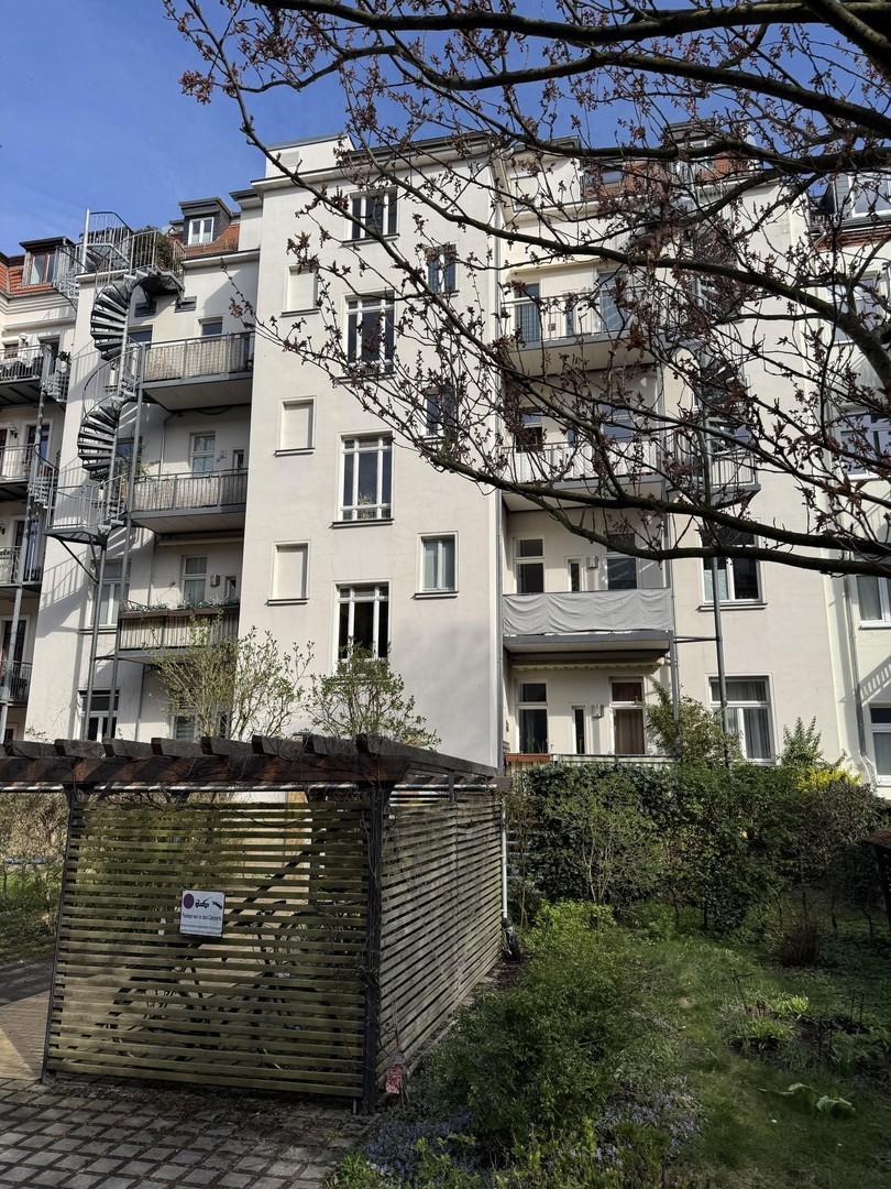 Hauseingang Innenhof Bild 1