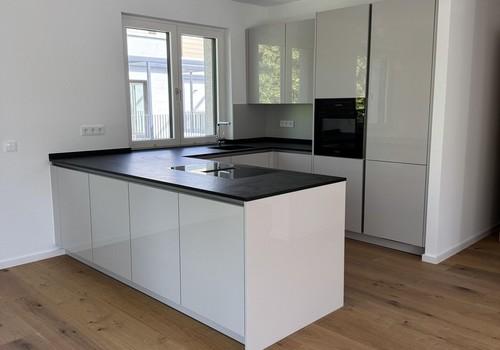 EBK mit Miele-Geräten