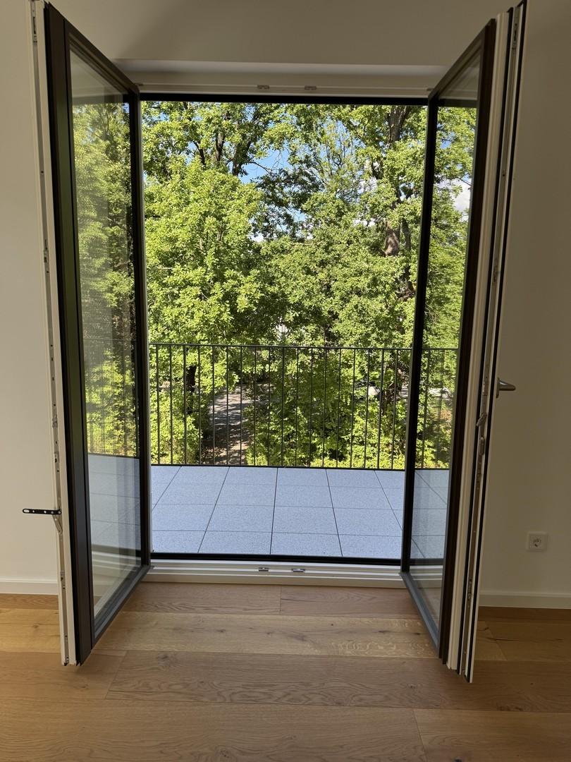 Balkon zur Straße