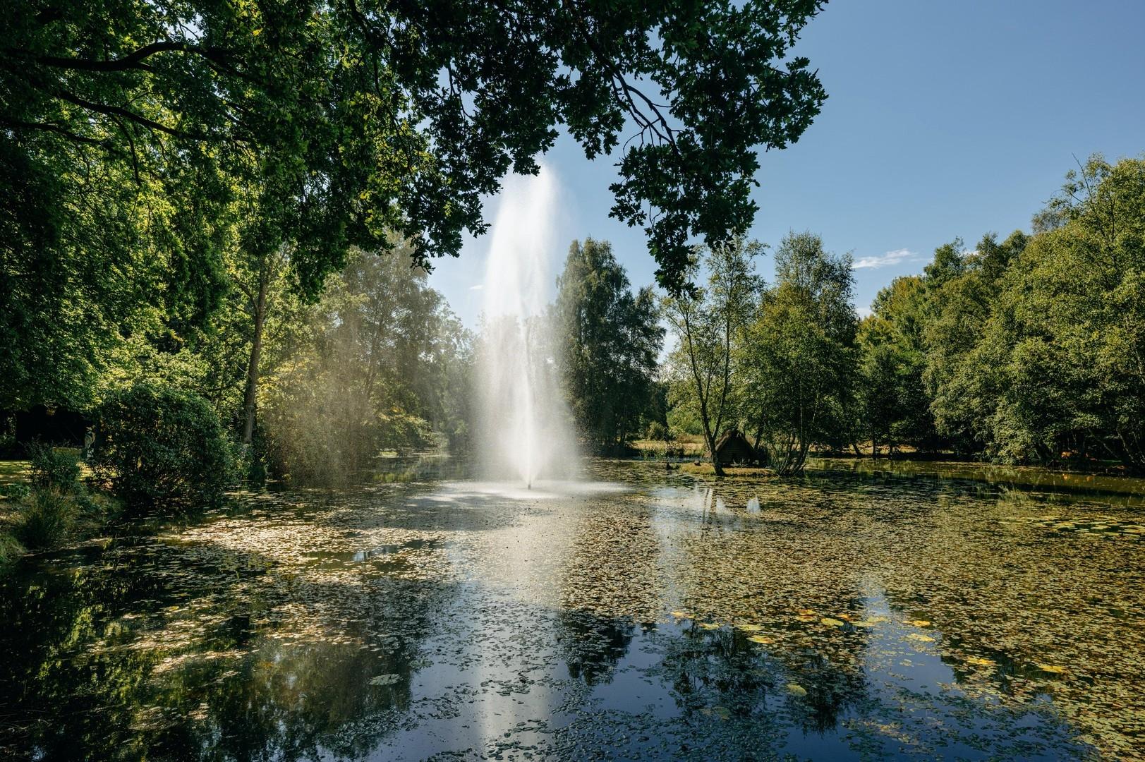 Teich mit Fontäne