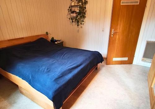 Schlafzimmer (1) OG