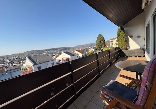 Großer Balkon mit Aussicht