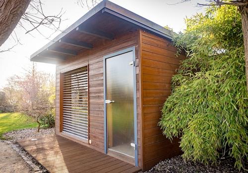 Gartensauna mit Blick Garten