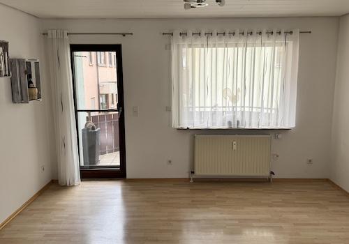 Wohn-/Essbereich zum Balkon