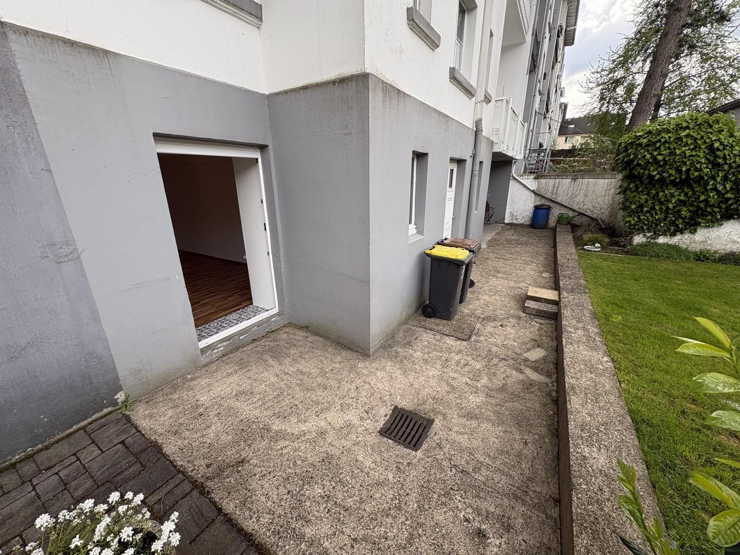 Terrasse zur Wohnung