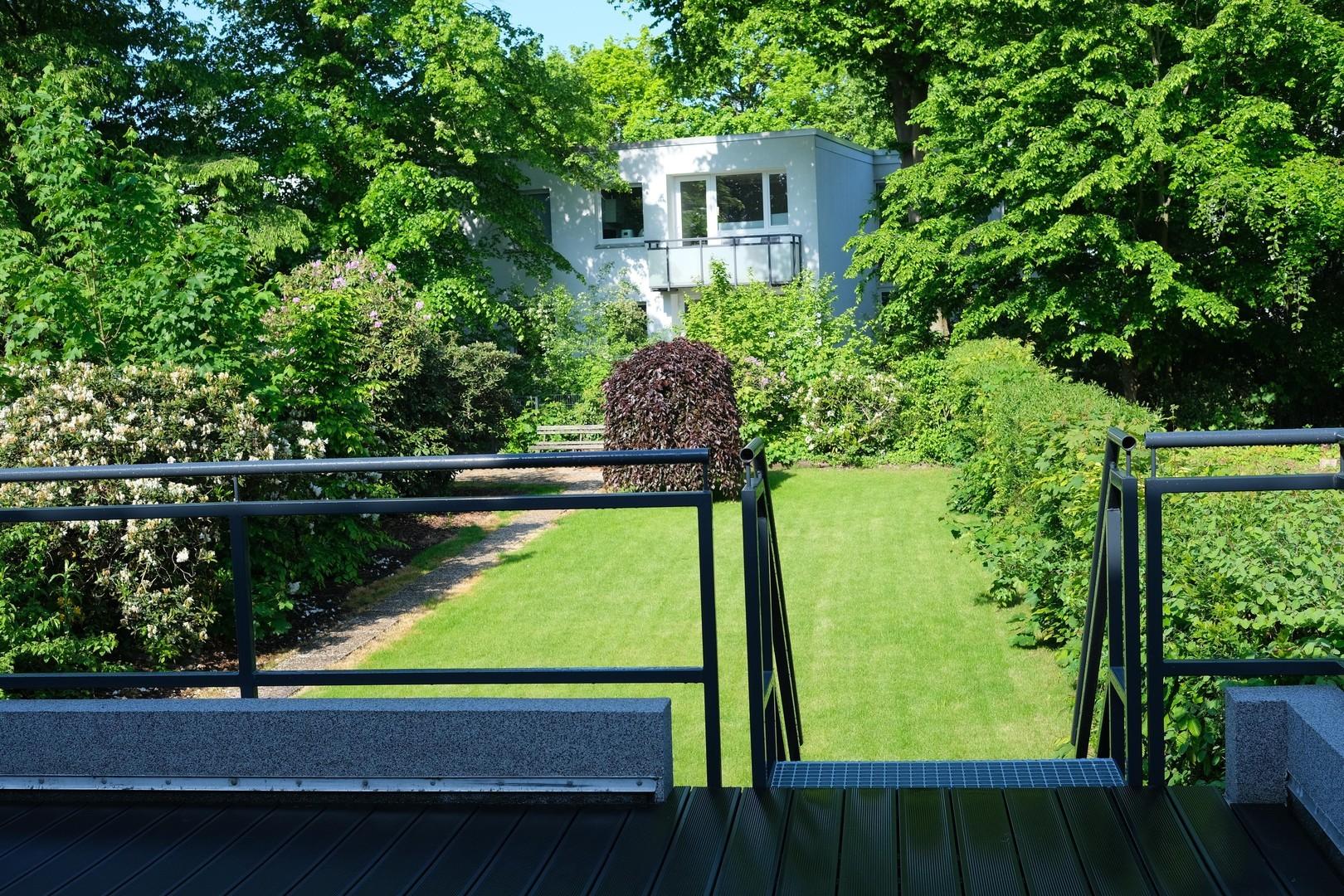 Terrasse mit Gartenzugang